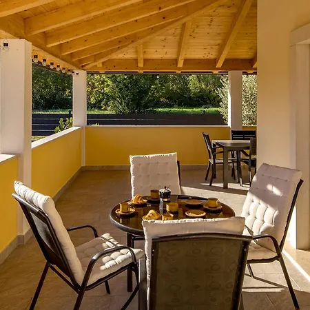 Casa Berton - Heated Saltwater Pool - Happy
