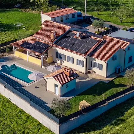 بيت للعطل Casa Berton - Heated Saltwater Pool - Happy لابين