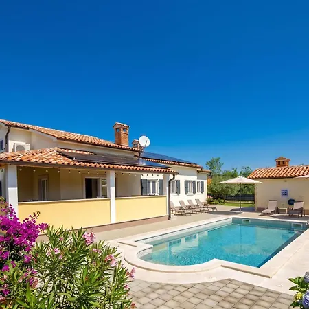 Vikendica Casa Berton /w Heated Saltwater Pool
