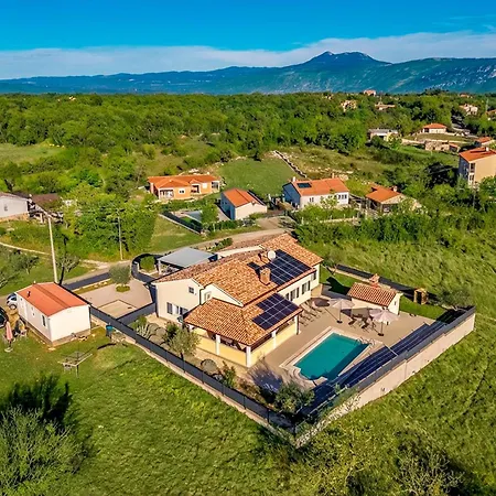 Casa Berton /w Heated Saltwater Pool *